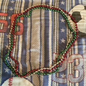 red white and green long chains bundle
